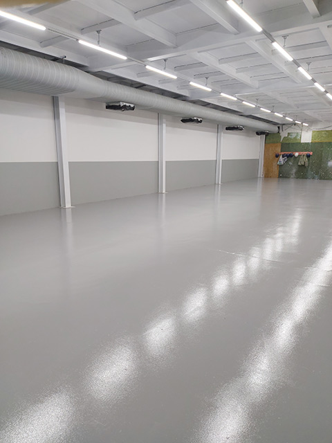 Mezanino Metálico: Pintura de Estrutura e Piso em Epóxi